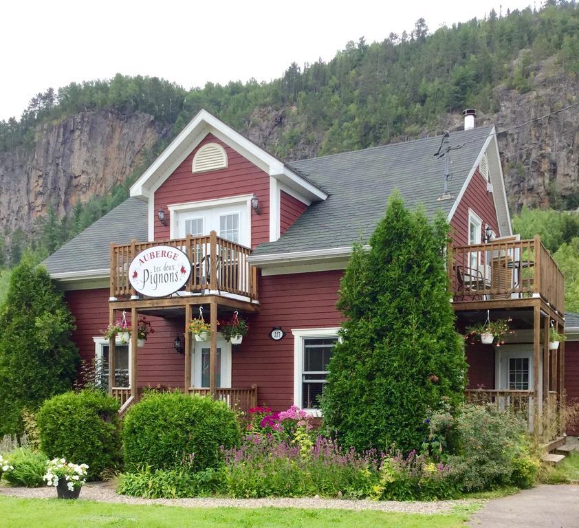 B&B Les Deux Pignons Petit-Saguenay Esterno foto