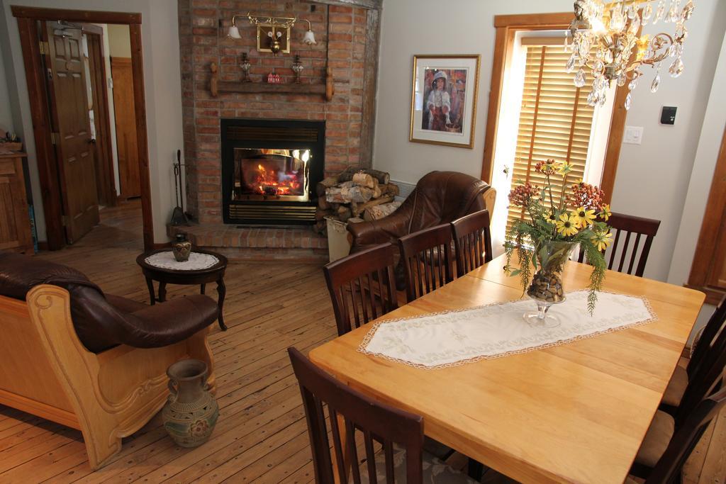 B&B Les Deux Pignons Petit-Saguenay Esterno foto