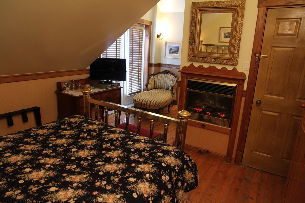 B&B Les Deux Pignons Petit-Saguenay Esterno foto