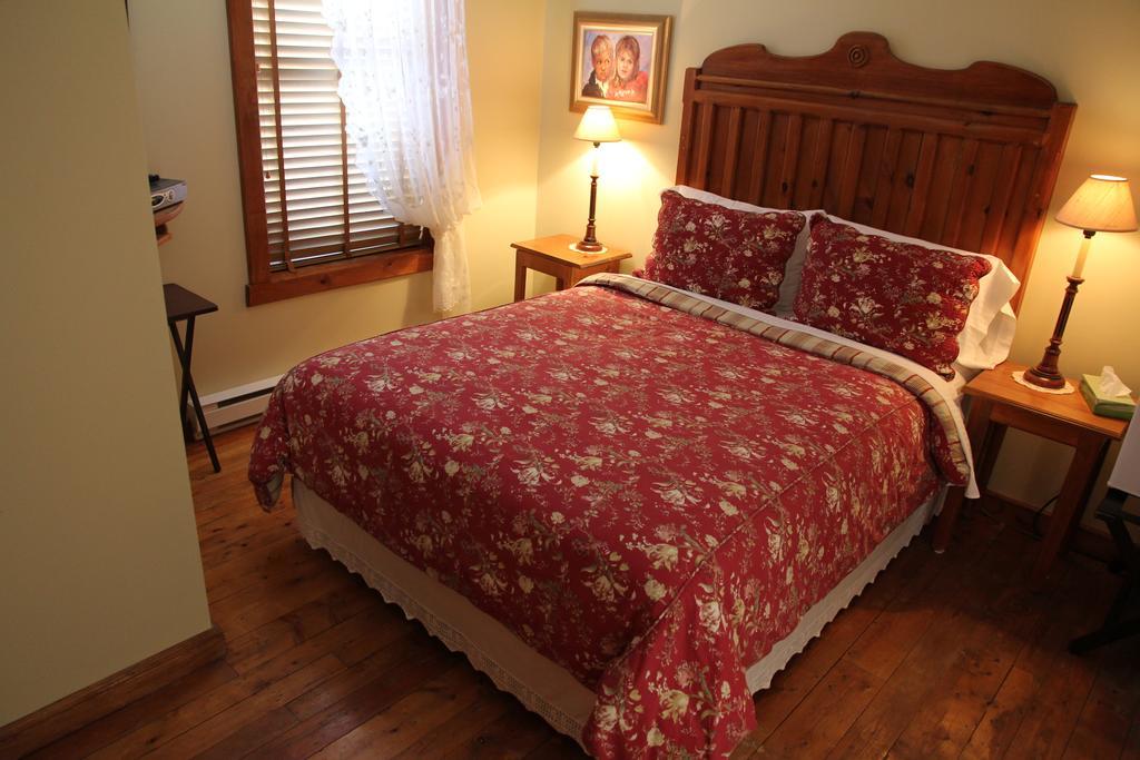 B&B Les Deux Pignons Petit-Saguenay Esterno foto