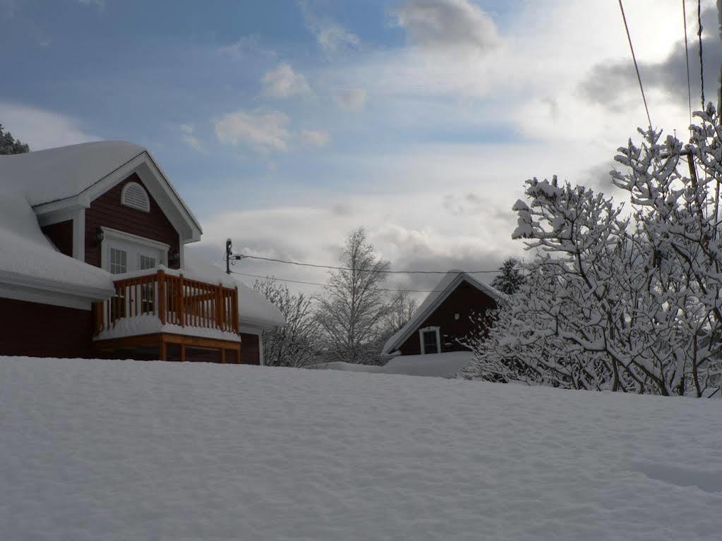 B&B Les Deux Pignons Petit-Saguenay Esterno foto